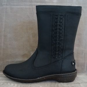 UGG - KALEEN BOOTS  "NEW"